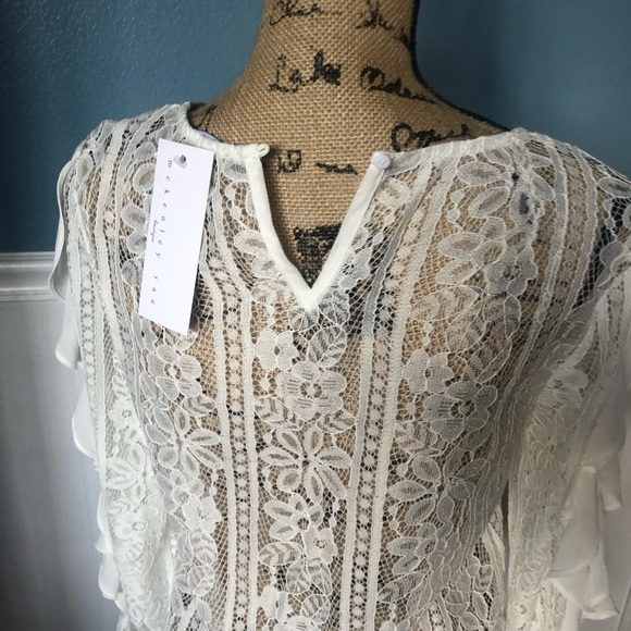 Beautiful white blouse with intricate lace - Picture 3 of 3